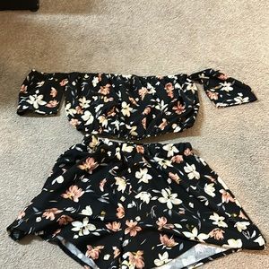 Foral crop shirt and shorts set